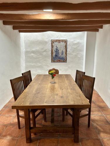 Rustic house with swimming pool in Albinyana