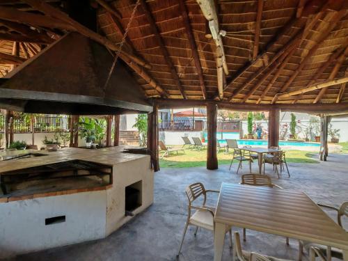 Modern and cozy 2-Bedroom with Pool and Gym