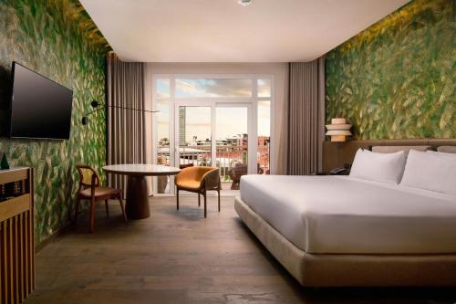 King Room with Pool View - Club Lounge Access room in Los Tajibos Santa Cruz de la Sierra a Tribute Portfolio Hotel