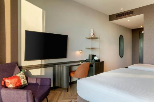 room detail thumbnail 1