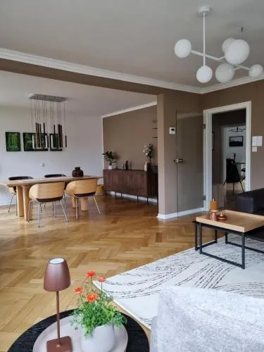 Im Zentrum von Leverkusen, helle 3-Zimmerwohnung 80 m2 in Leverkusen, Deutschland