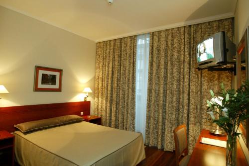 Hotel Camoes - image 2