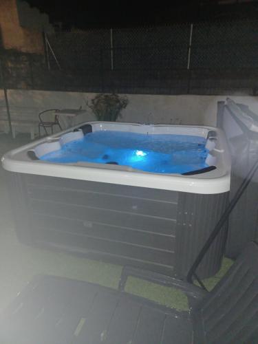 bubbelbad, Love room option jacouzzi à la mer (Love room option jacouzzi a la mer) in Le Mouranier