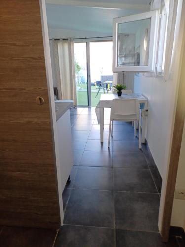 Faciliteiten, Love room option jacouzzi à la mer (Love room option jacouzzi a la mer) in Le Mouranier