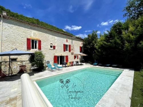 Gîte l'Ostal d'Òlt gîte à louer Le Pellery