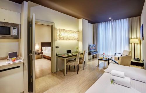 3 twin beds