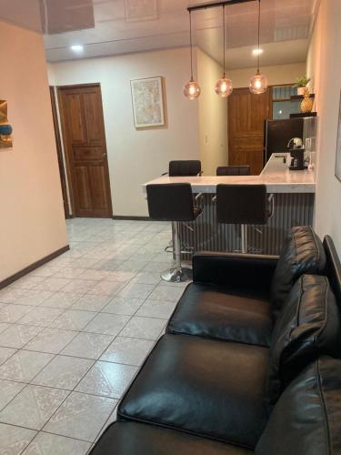 Hospedaje Ana Lu 1 Only 10 minutes from airport in La Mandarina