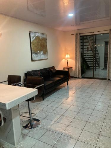 Hospedaje Ana Lu 1 Only 10 minutes from airport in La Mandarina