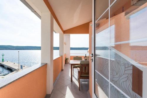 Beautiful Sea View Apartment in Zverinac