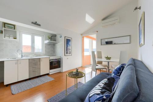 Beautiful Sea View Apartment in Zverinac