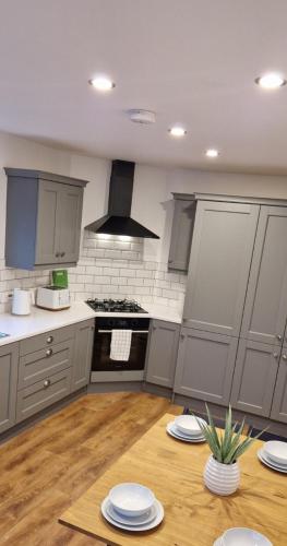 keuken, Tullywolly Cottage, Irvinestown in Irvinestown