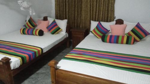 Standard Triple Room image 2