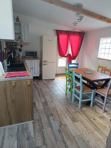 廚房, Cozy house in 阿爾克拉巴泰勒