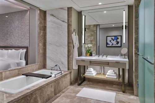 The St. Regis Chicago - image 8