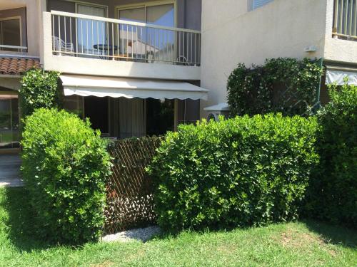 Giardino, Apartment with terrace & garden in Antibes Juan les Pins close seaside in Avenue de Cannes