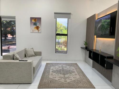 Casa y Monoambiente en Pilar, Py