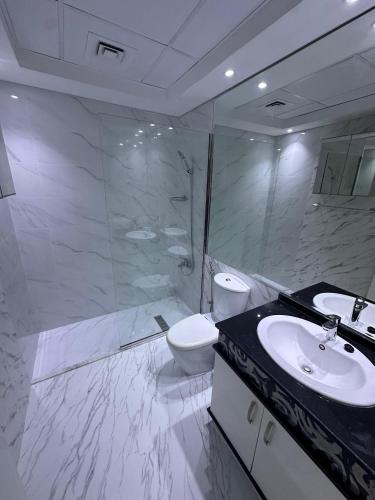April OFFER Huge 1BKH 4people & high floor, Dubai (foto 10)