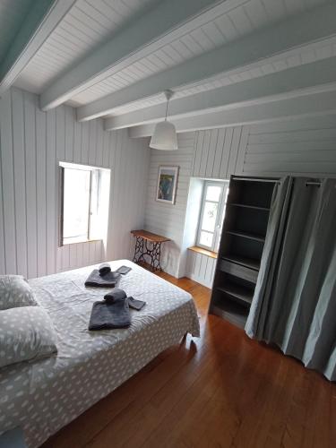 L 'échappe-loups maison de 2 à 8 personnes et garage gîte à louer Le Verdier