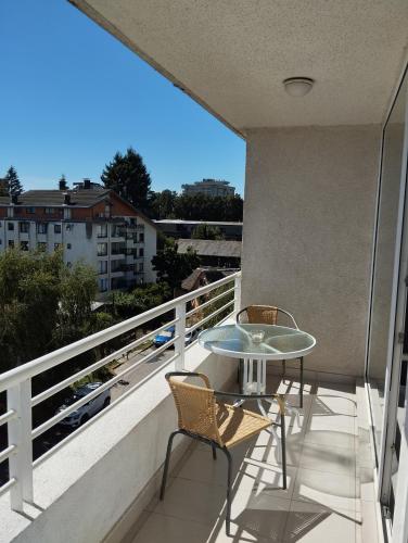 Departamento 1 dormitorio, 1 cama doble, con balcón y estacionamiento