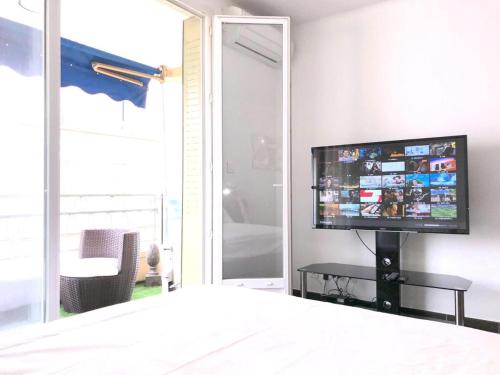 Luxury Studio YourHostHelper 2