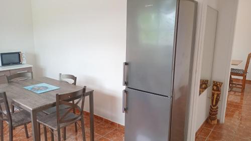 מטבח, Appartement F4 Kone centre Tel 7O 55 O8 in Kone