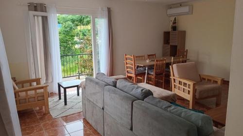 Appartement F4 Kone centre Tel 7O 55 O8 in Kone