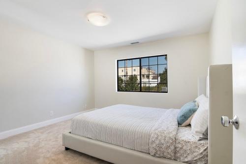 Beautiful 6BR Family 2-Story Villa With Large Backyard and Outdoor Kitchen, Los Angeles (fotografie 6)