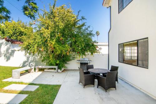 Beautiful 6BR Family 2-Story Villa With Large Backyard and Outdoor Kitchen, Los Angeles (fotografie 10)