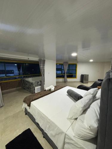 1 king bed, 2 sofa beds