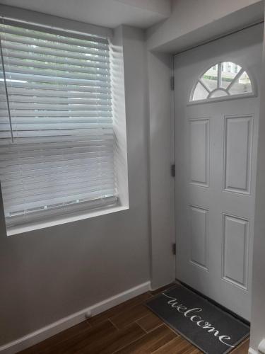 Modern Farmhouse Decor With Washer & Dryer in Medford