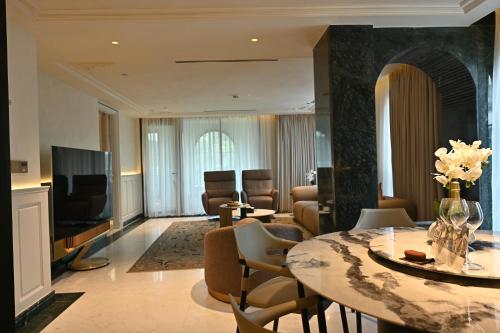 The Townhouse Hotel - Small Luxury Hotels of the World - image 6