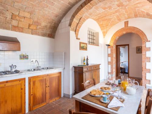  Tuscan Cottage with 2 Pools in Tavarnelle in Val di Pesa