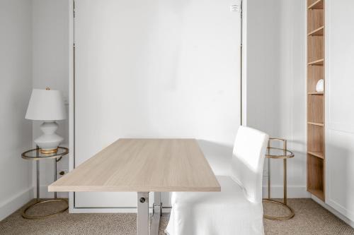 Stunning designer 3 Bed 2 bath opp Long Reef Golf Course