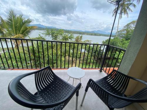Lake Entrance in Galketigama