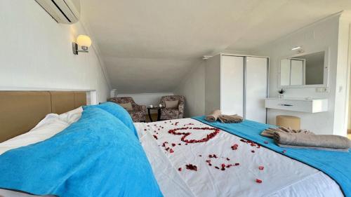 Three-Bedroom Villa image 4