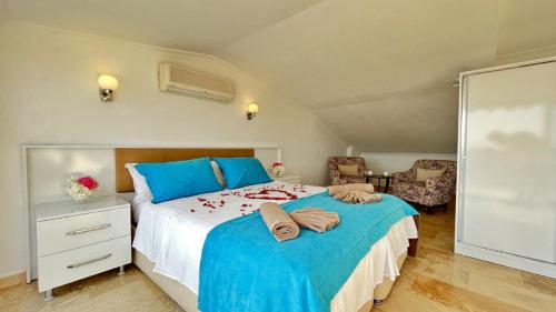 Three-Bedroom Villa image 3