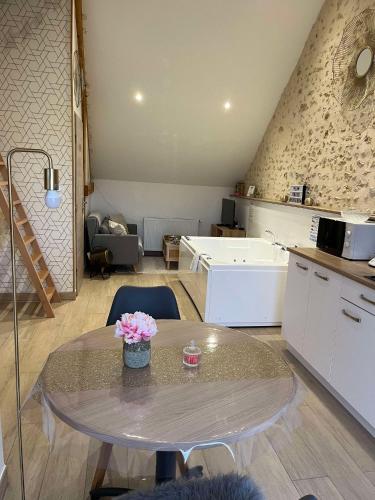 Séjour à la campagne - Logement cosy et chaleureux (Sejour a la campagne - Logement cosy et chaleureux) in Saint-Calez-en-Saosnois