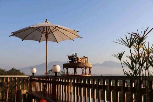 มานอนดอยโฮมสเตย์ in Santi Suk