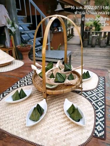 มานอนดอยโฮมสเตย์ in Santi Suk