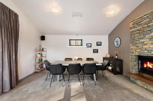 Closeburn LakeView House - image 14