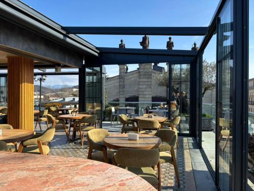 餐廳, Grand Opera Hotel in 庫塔伊西