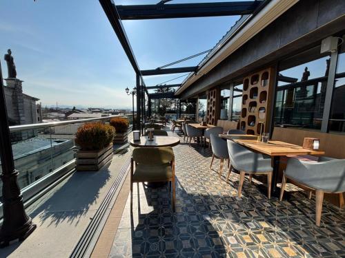 餐廳, Grand Opera Hotel in 庫塔伊西