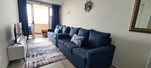 Westbrook Blue Largo 33 in Westbrook