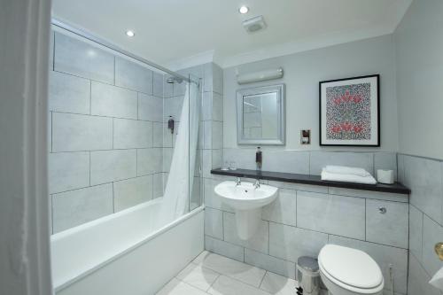 The Royal George Hotel - image 11