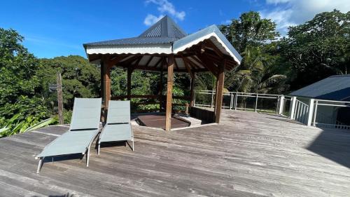 Secret River - Spacieuse villa de 5 chambres, 3 salle de bain, Piscine, spa avec plus de 400 ml de R in ซานต์ โรเซ