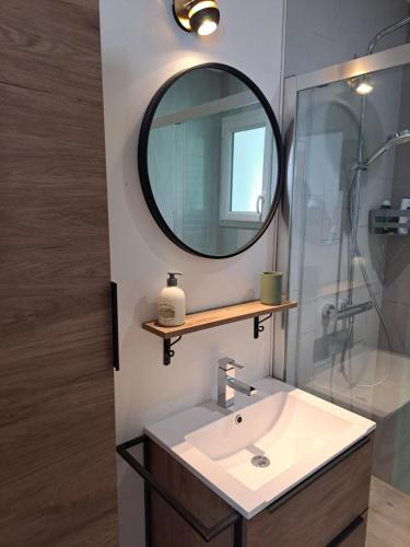 Zuhanyzó, Chambre d hôte la rivière 45m2 jardin et piscine (Chambre d hote la riviere 45m2 jardin et piscine) in Aigrefeuille-d'Aunis