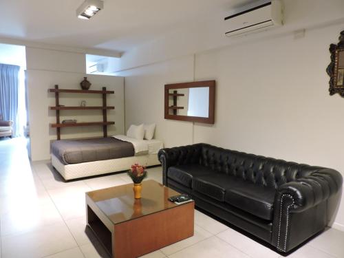 Classic Apartment image 4
