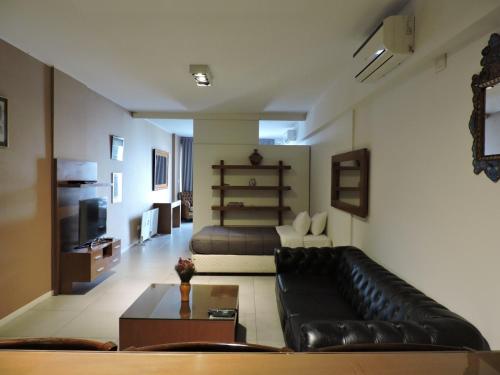 Classic Apartment image 6