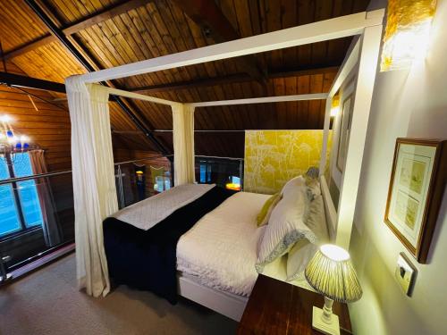 Tin tabernacle perfect for group getaways in Chale