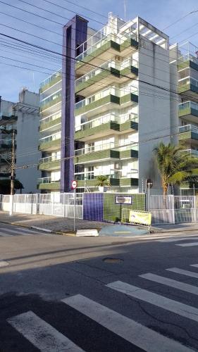 Apartamento completo a 50 mt da Praia da Enseada in Bertioga Apartamento completo a 50 mt da Praia da Enseada in Bertioga